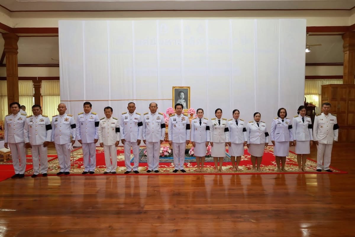 title - ส.ป.ก.พิษณุโลก ร่วมพิธีสวดพระพุทธมนต์และทำบุญตักบาตรถวายพระราชกุศล เนื่องในโอกาสการประกาศยกย่องพระเกียรติคุณพระราชกรณียกิจในวาระครบ 100 ปี สมเด็จพระนางเจ้ารำไพพรรณี พระบรมราชินี ในรัชกาลที่ 7